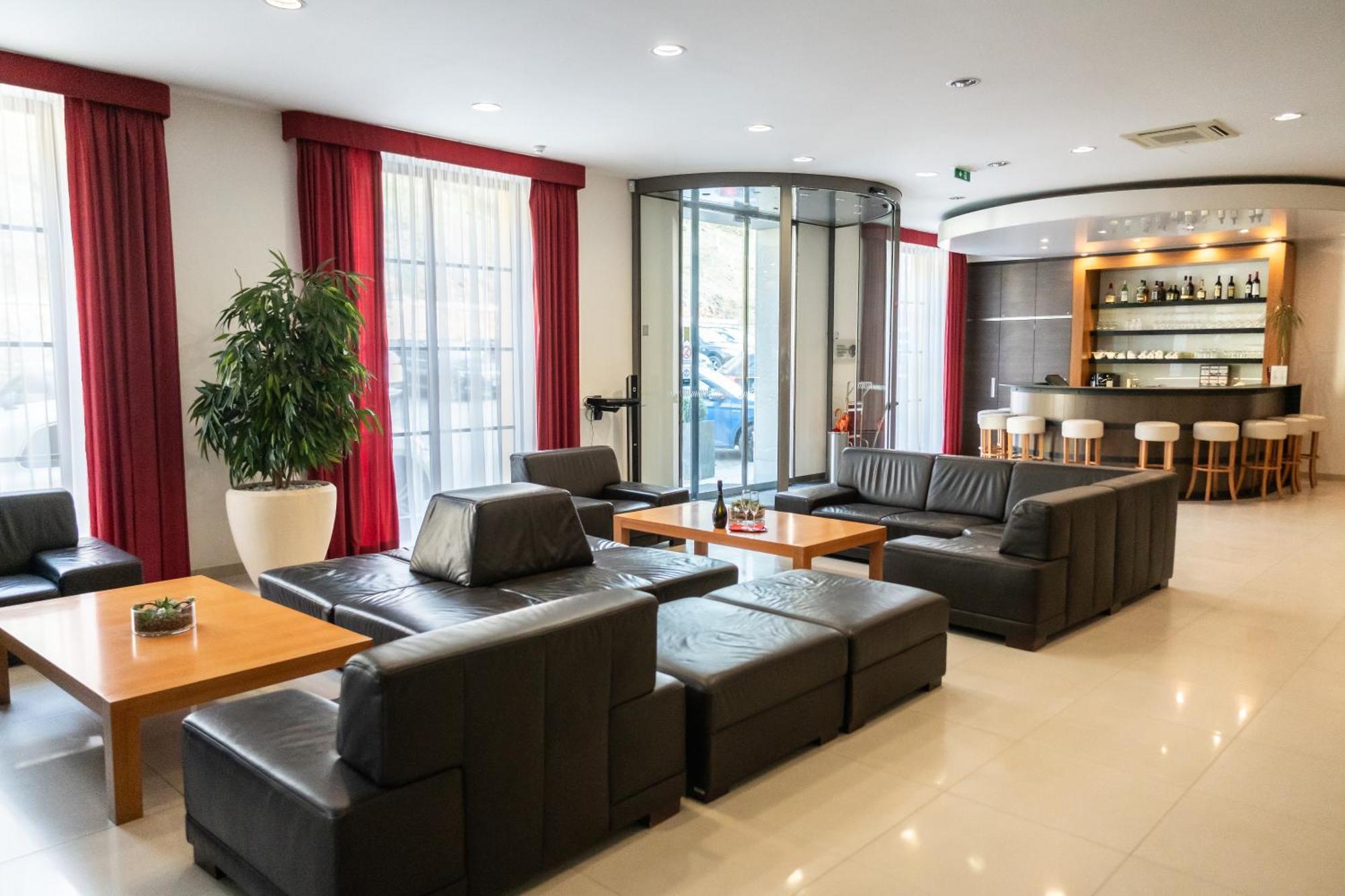 צ'רנה הורה Hotel Sladovna מראה חיצוני תמונה